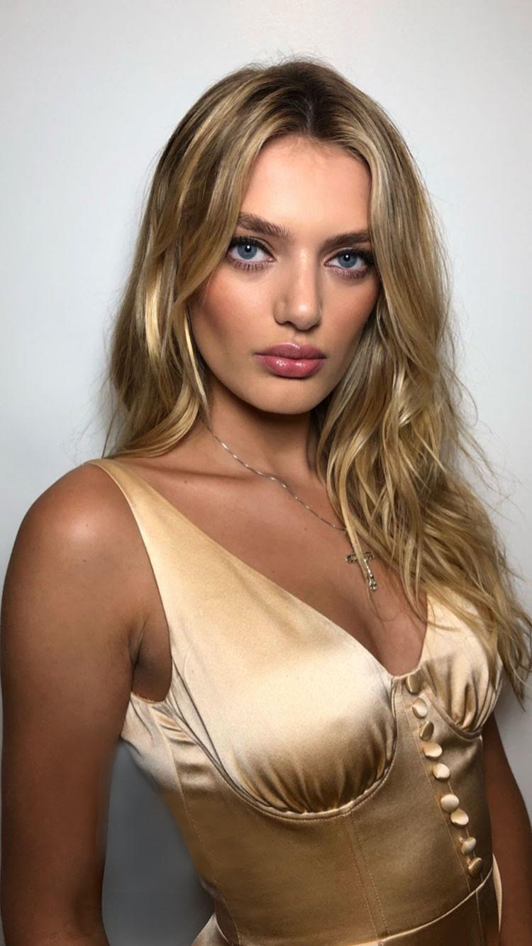 Bregje Heinen wears Victoria Hayes SS19 bustier top